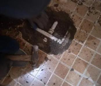 阿克陶卫生间漏水维修公司为您分享下卫生间渗水如何处理及注意事项